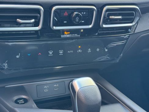 New 2026 Nissan Sentra SV w/ SV Convenience Package FWD image 9