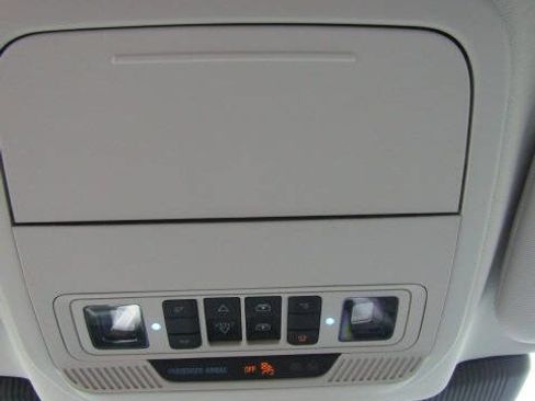 Used 2025 Ford Explorer Platinum w/ Ultimate Package image 19