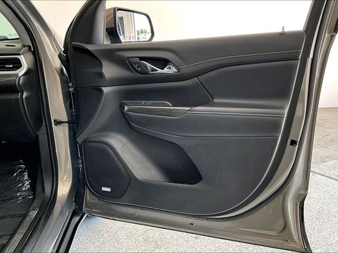 Used 2019 GMC Acadia SLT FWD image 22