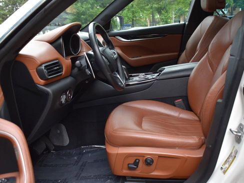 Used 2019 Maserati Levante S image 32