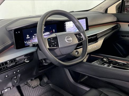 Certified 2025 Nissan Murano SL image 18