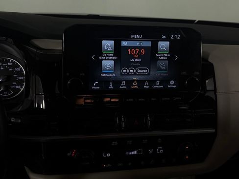Used 2025 Nissan Pathfinder SL FWD image 18