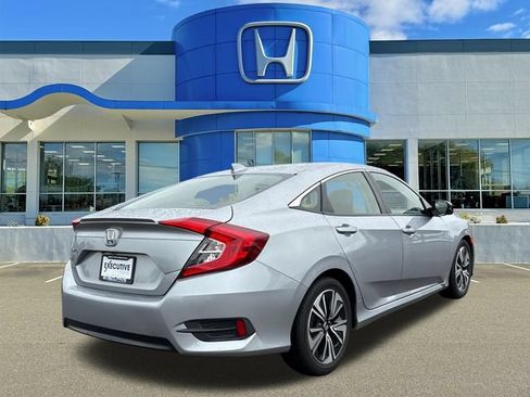Used 2018 Honda Civic EX-T image 2