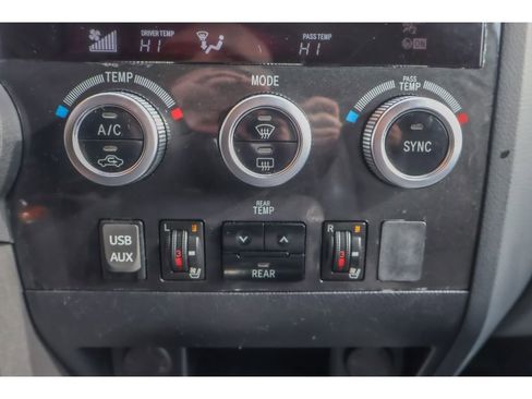 Used 2018 Toyota Sequoia Platinum image 26