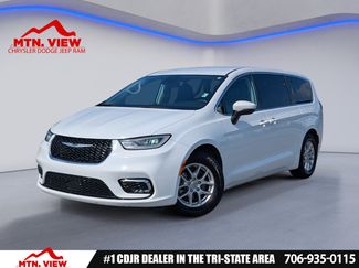 Used 2023 Chrysler Pacifica Touring-L FWD video 1