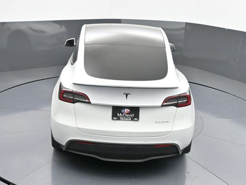Used 2022 Tesla Model Y Performance image 35
