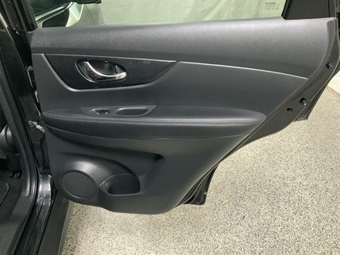 Used 2018 Nissan Rogue SV w/ Premium Package AWD/4WD image 22