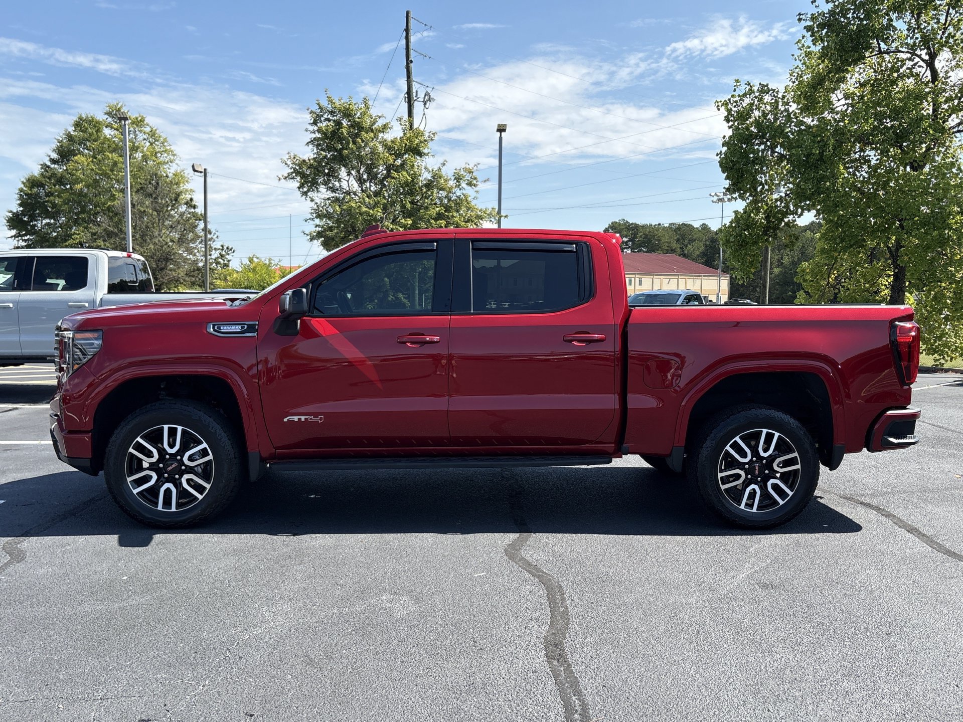 Used 2025 GMC Sierra 1500 AT4 w/ AT4 Premium Package AWD/4WD image 18