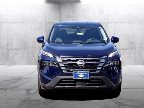 Used 2024 Nissan Rogue SV FWD image 4