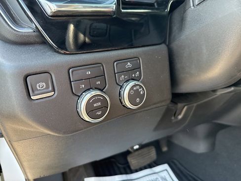 Used 2024 GMC Sierra 2500 SLE image 29