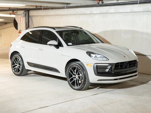 Certified 2024 Porsche Macan AWD/4WD image 7
