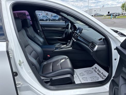 Used 2018 Honda Accord Sport image 39