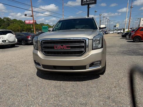 Used 2017 GMC Yukon SLE w/ SLE Value Package AWD/4WD image 7