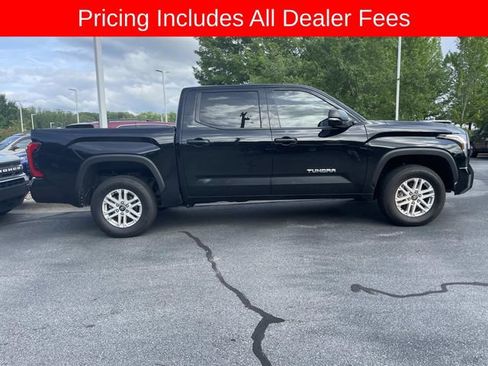 Used 2025 Toyota Tundra SR5 w/ SR5 Convenience Package AWD/4WD image 12