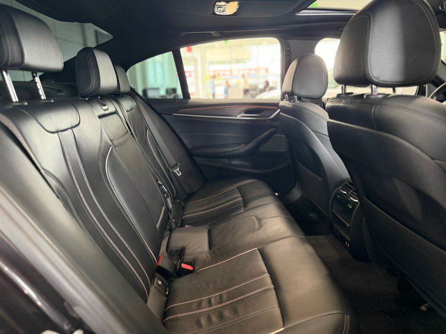 Used 2021 BMW 540i w/ M Sport Package RWD image 21