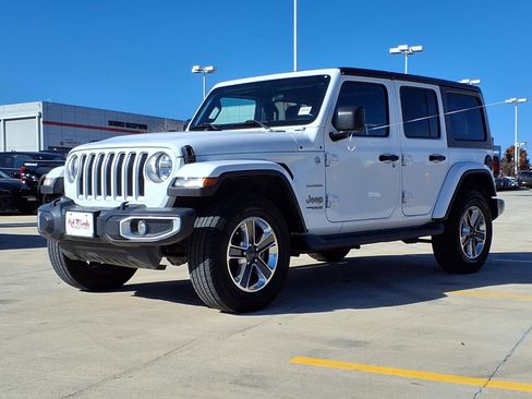 Used 2021 Jeep Wrangler Unlimited Sahara image 1