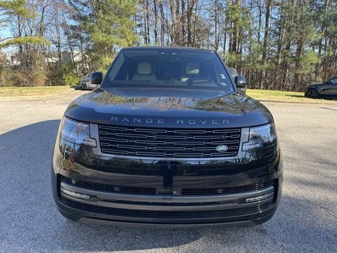 Used 2025 Land Rover Range Rover Long Wheelbase SE image 3