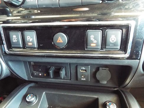 Used 2018 Nissan Titan Platinum Reserve w/ Platinum Utility Package image 21