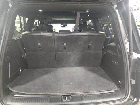 Used 2022 Jeep Wagoneer Series III w/ Premium Group I image 9