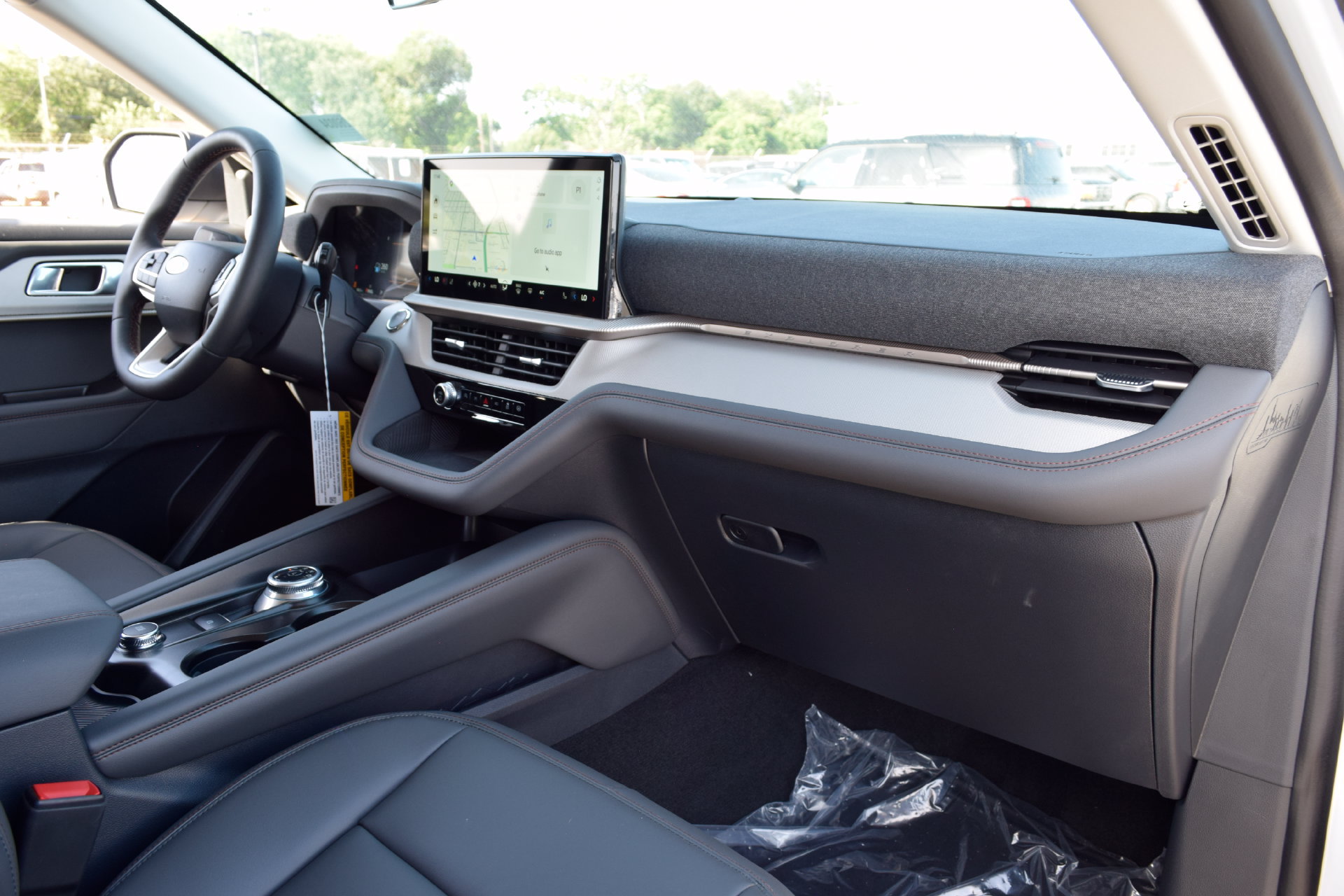 New 2026 Ford Explorer Active w/ Active Comfort Package RWD image 22