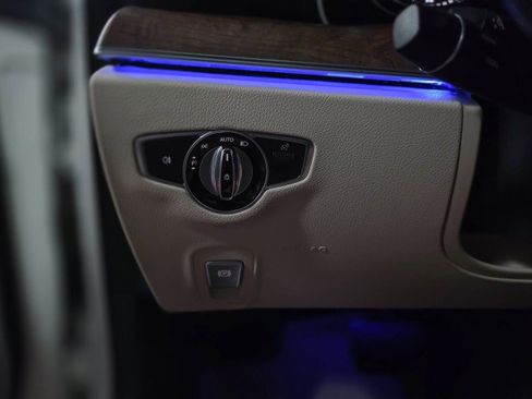 Used 2017 Mercedes-Benz E 400 4MATIC Wagon image 31