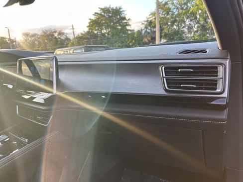 Used 2024 Volkswagen Atlas Cross Sport SE image 24