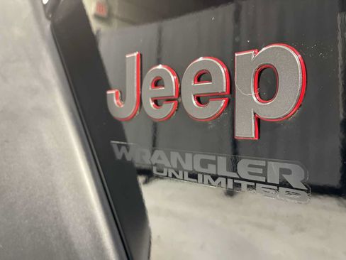 Used 2020 Jeep Wrangler Unlimited Rubicon w/ Dual Top Group AWD/4WD image 7
