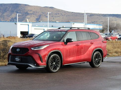 Used 2023 Toyota Highlander XSE image 8