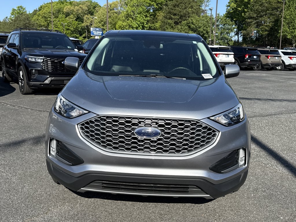 Used 2023 Ford Edge SEL w/ Convenience Package AWD/4WD image 2