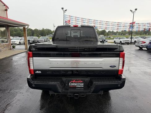 Used 2017 Ford F250 Platinum w/ Platinum Ultimate Package AWD/4WD image 5
