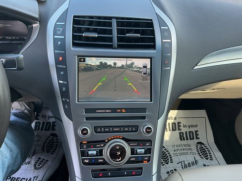 Used 2018 Lincoln MKZ Premiere image 23