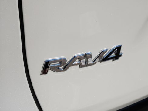 Used 2021 Toyota RAV4 XSE AWD/4WD image 40