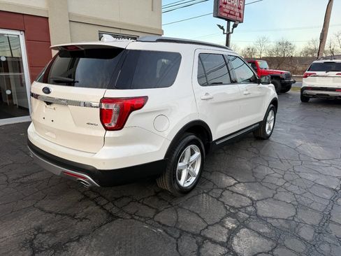 Used 2016 Ford Explorer XLT w/ Equipment Group 202A image 6