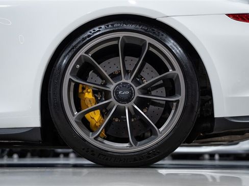 Used 2015 Porsche 911 GT3 RWD image 13