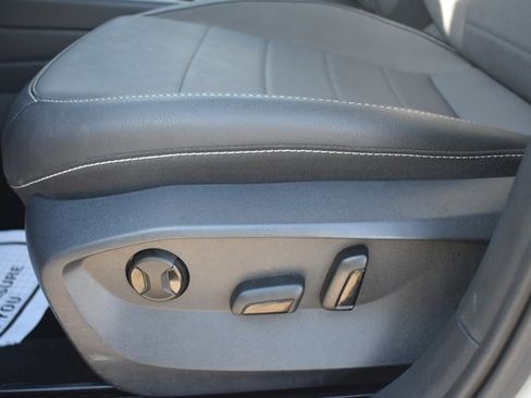 Used 2024 Volkswagen Taos SE FWD image 13