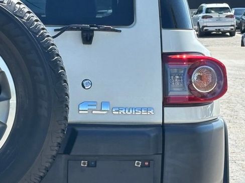 Used 2013 Toyota FJ Cruiser 4WD w/ Convenience Pkg image 4