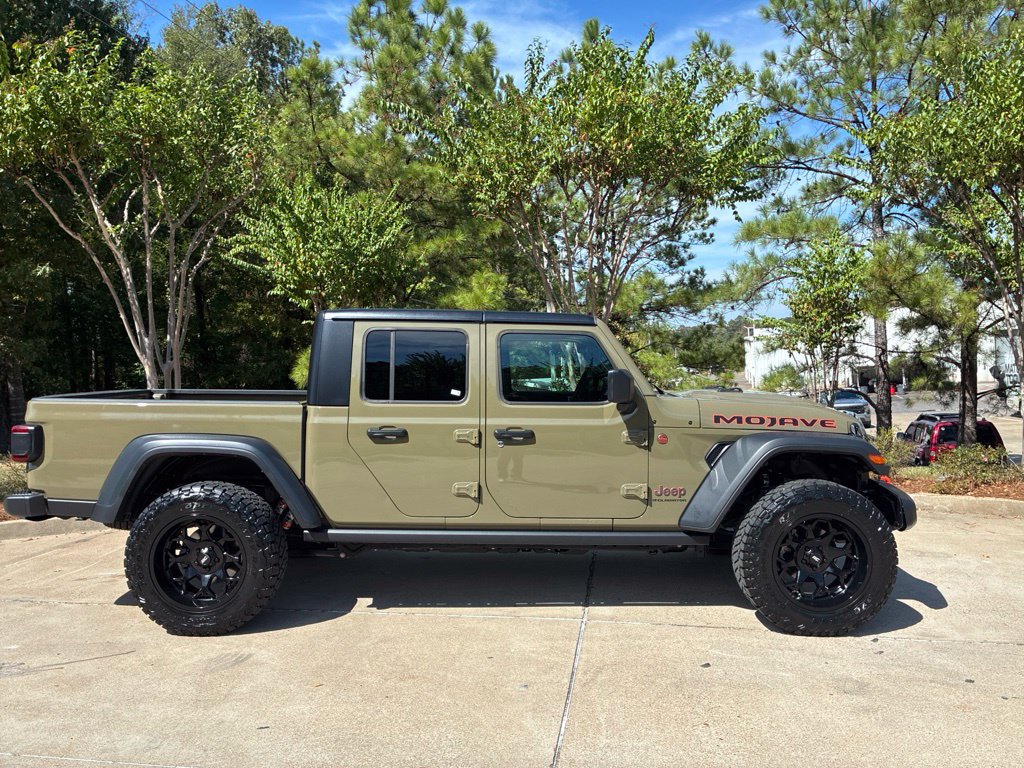 Used 2026 Jeep Gladiator Mojave AWD/4WD image 7