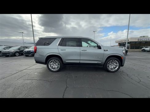 Used 2024 GMC Yukon Denali w/ Advanced Technology Package image 9