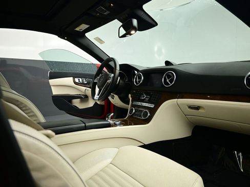 Used 2013 Mercedes-Benz SL 550 image 16