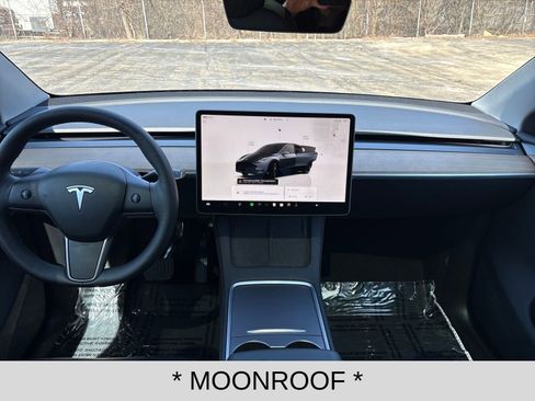 Used 2024 Tesla Model Y Long Range image 12