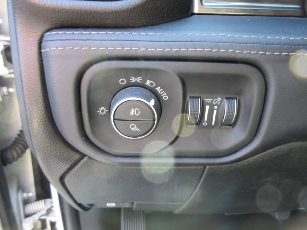 Used 2019 RAM 3500 Limited w/ Max Tow Package AWD/4WD image 28