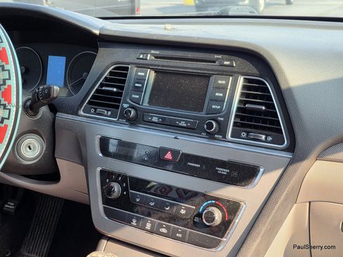 Used 2015 Hyundai Sonata SE w/ Option Group 09 FWD image 8