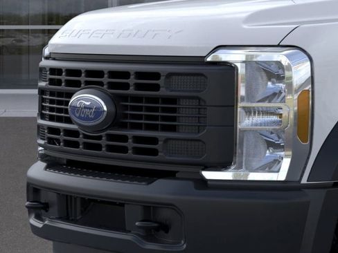 New 2025 Ford F550 4x4 Crew Cab Super Duty image 17