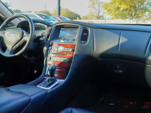 Used 2017 INFINITI QX50 Sport Utility 4D w/ Premium Package image 17