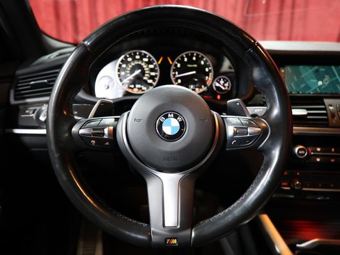 Used 2018 BMW X4 M40i image 16