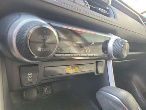 Used 2023 Toyota RAV4 XLE Premium image 19