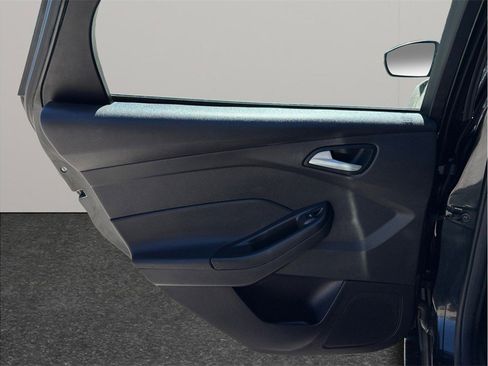 Used 2015 Ford Focus SE image 28