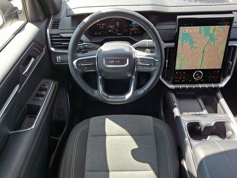 Used 2025 GMC Acadia Elevation FWD image 11