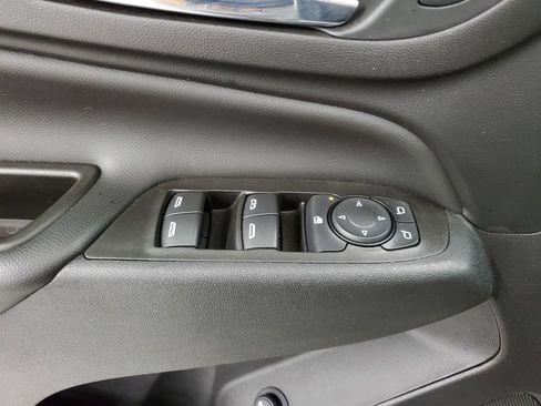 Used 2021 Chevrolet Equinox LT image 24