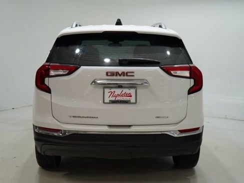 Used 2024 GMC Terrain SLT image 7